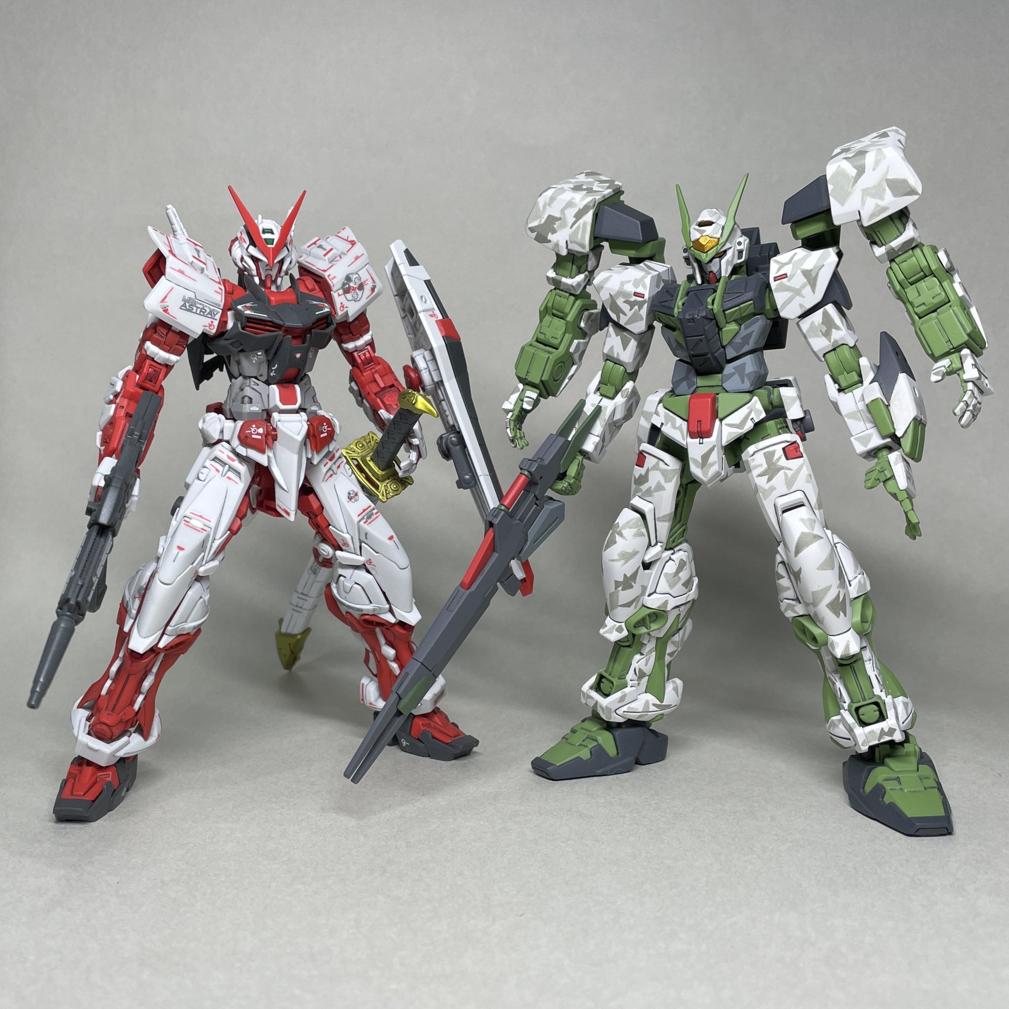 AK_I в X: „全塗装の1/144 HG #ガンダムアストレイグリーン