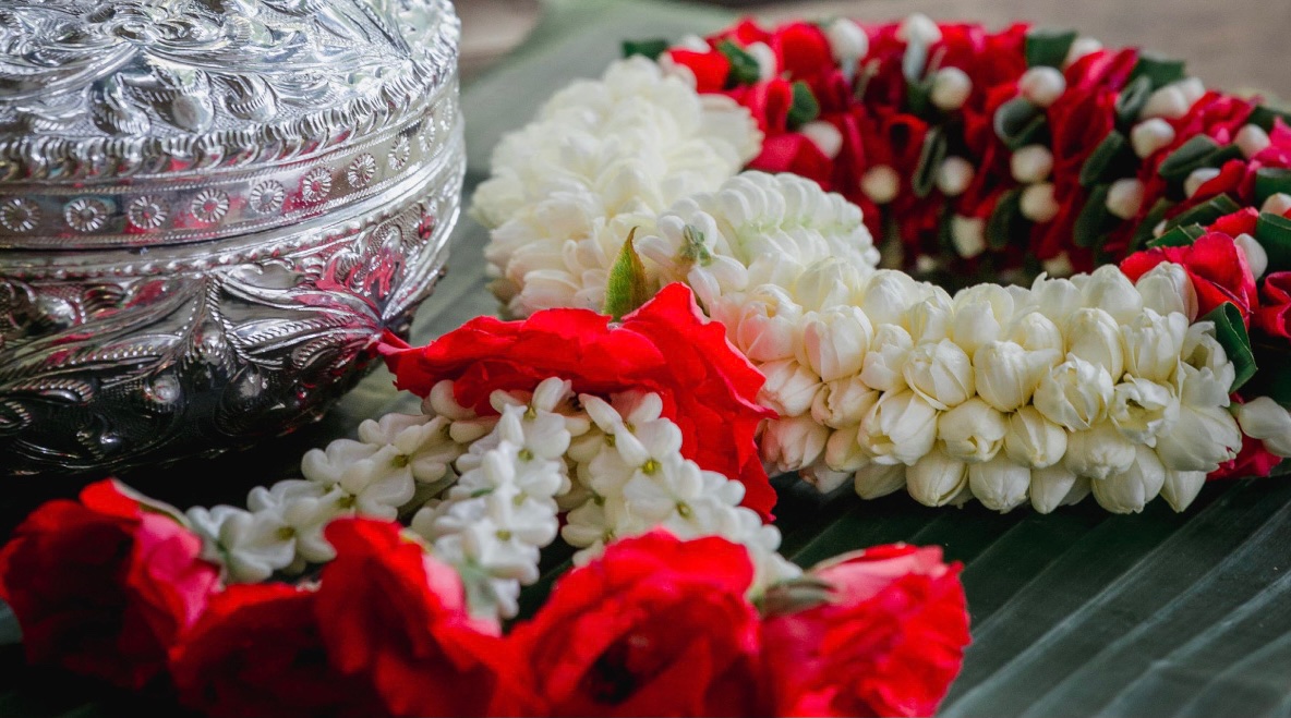 St Andrews Sathorn (@standrewssat) on Twitter photo Sawasdee Pi Mai! Happy Thai New Year!
We wish everyone a happy, healthy and safe Songkran.
สวัสดีวันปีใหม่ไทย สุขสันวันสงกรานต์ ขอให้ทุกคนมีความสุข
#SuperSathorn #Songkranfestival Sawasdee Pi Mai! Happy Thai New Year!
We wish everyone a happy, healthy and safe Songkran.
สวัสดีวันปีใหม่ไทย สุขสันวันสงกรานต์ ขอให้ทุกคนมีความสุข
#SuperSathorn #Songkranfestival