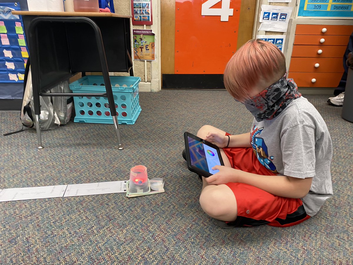 waltechteacher's tweet photo. Last month we engineered our own dog sleds alongside with learning about the Iditarod Race. Our “dogs” led our student created sleds through our own Iditarod Race. @theteacherfund #emporiaproud https://t.co/oU9ObKtg6z