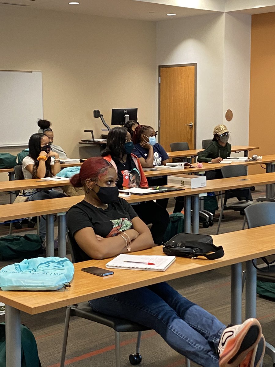 PearlCohnHS's tweet image. The vision has come to fruition it’s only beginning. 3 weeks intensive didactic, skills, clinicals, nursing mentors to become PCTs. #stackablecredentials  @HCAFoundation @MiriamHarring14 @NSCCFoundation @TriStarHealth @MetroSchools @Bnicoladvocate1 @BrentenDean @MyFutureMyWay