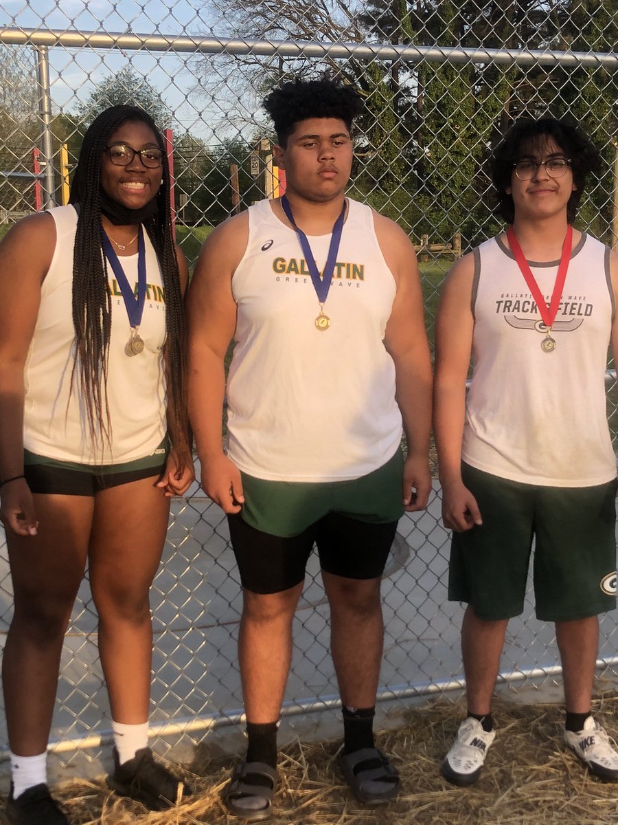 Great results from the first night of the Sumner County Championship! Our throwers coming home with some hardware! Faith Hopgood - 1st Shot & 1st Disc 🥇🥇 Daniel Trujillo - 1st Disc & 2nd Shot 🥇🥈 Jarryn Nevels - 1st Shot 🥇 #greenwavepride #throwersway #trackfield