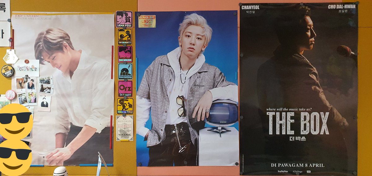 pcy301namjaaa's tweet photo. The Box's poster is huge! I thought SM albums' poster are big enough. Anyway, welcome Jihoon to my humble space! Now if people come to see me they'd 1st and foremost see Jihoon ๐. Go watch in Sunway Pyramid or Velocity for the poster!
#CHANYEOL #KAI @thebox_movie #THEBOXinMY https://t.co/Ll3JuV9k9X