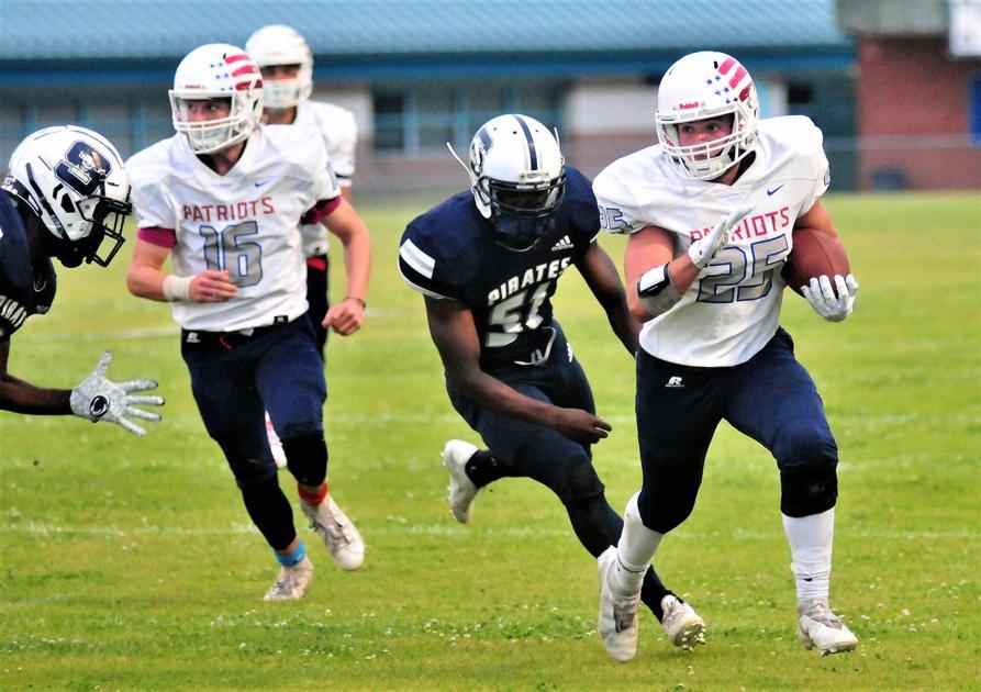 newstimesonline's tweet photo. SPORTS: West racks up season high in touchdowns with 52-20 triumph over Swansboro https://t.co/wvS7WuARWf https://t.co/Kd2QKFCZu7