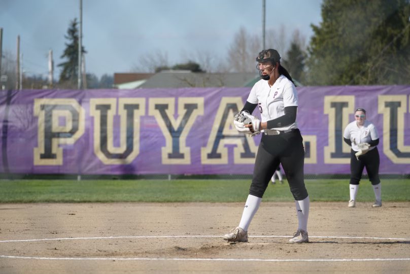 Sophomore Izzy Welch with a no hitter today vs GK. 13 K’s and 1 walk! Nice team win 10-0