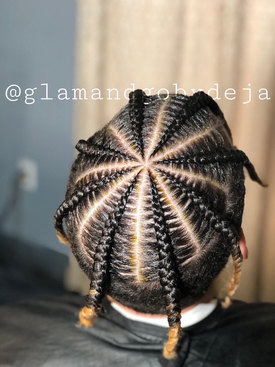 _ddejaa's tweet photo. Man bun FREESTYLE for the win, get into it🕷 Book Book Book💥 https://t.co/h15UAEx8Qk