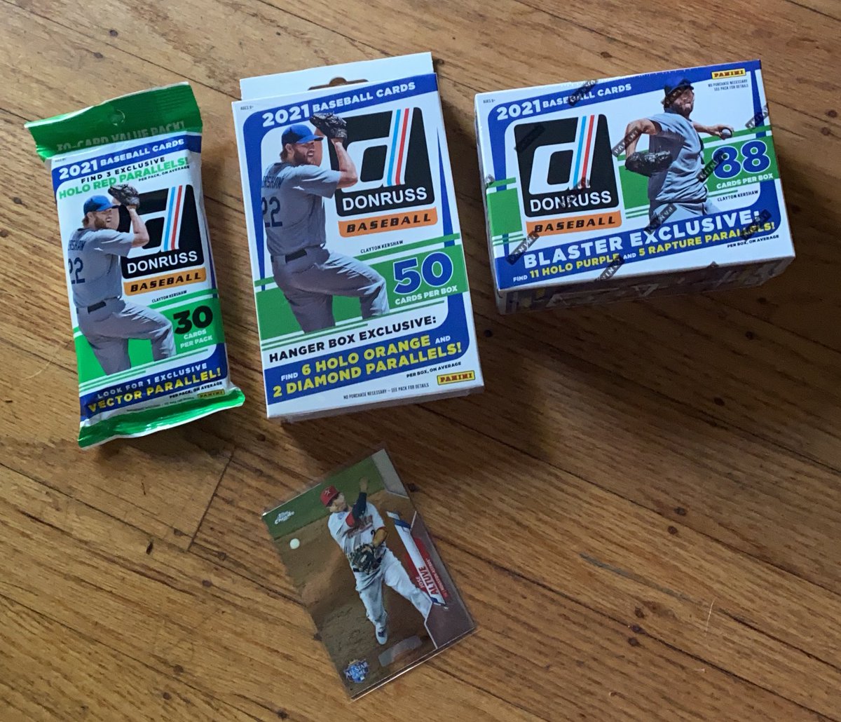 ⚾️GIVEAWAY⚾️
All you gotta do:
1. FOLLOW
2. RETWEET
3. @ your fav team OR comment “Altuve sucks” 

1st: Donruss MLB blaster
2nd: Donruss MLB hanger 
3rd: Donruss MLB cello 
4th gets a consolation prize: Jose Altuve (cuck) chrome card &amp; $5 to your Venmo.

US ONLY [sorry] ENDS 4/16