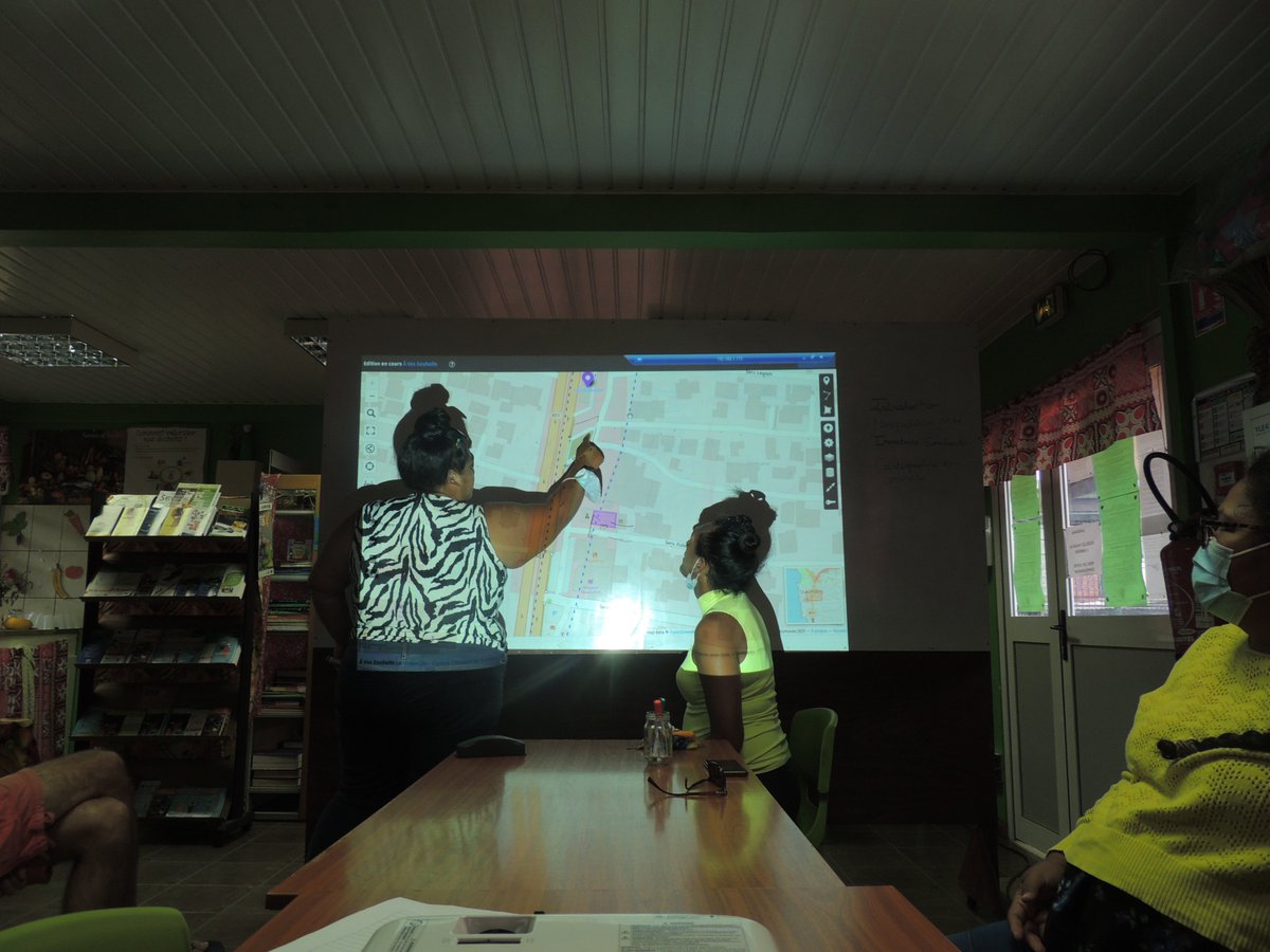 avoscartes's tweet photo. Premières cartoparties aux côtés d'une commune en Polynésie française, avec les habitants du quartier d'Outumaoro, commune de Punaauia, pour une vision partagée de ses aménagements futurs et une connaissance partagée de l'existant avec OpenStreetMap et UMap! 🙏Un honneur! https://t.co/in0twxEo7h