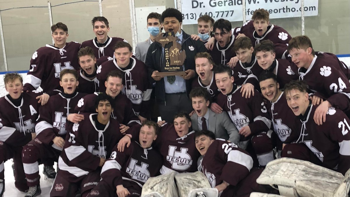 U of D Jesuit Hockey tweet media