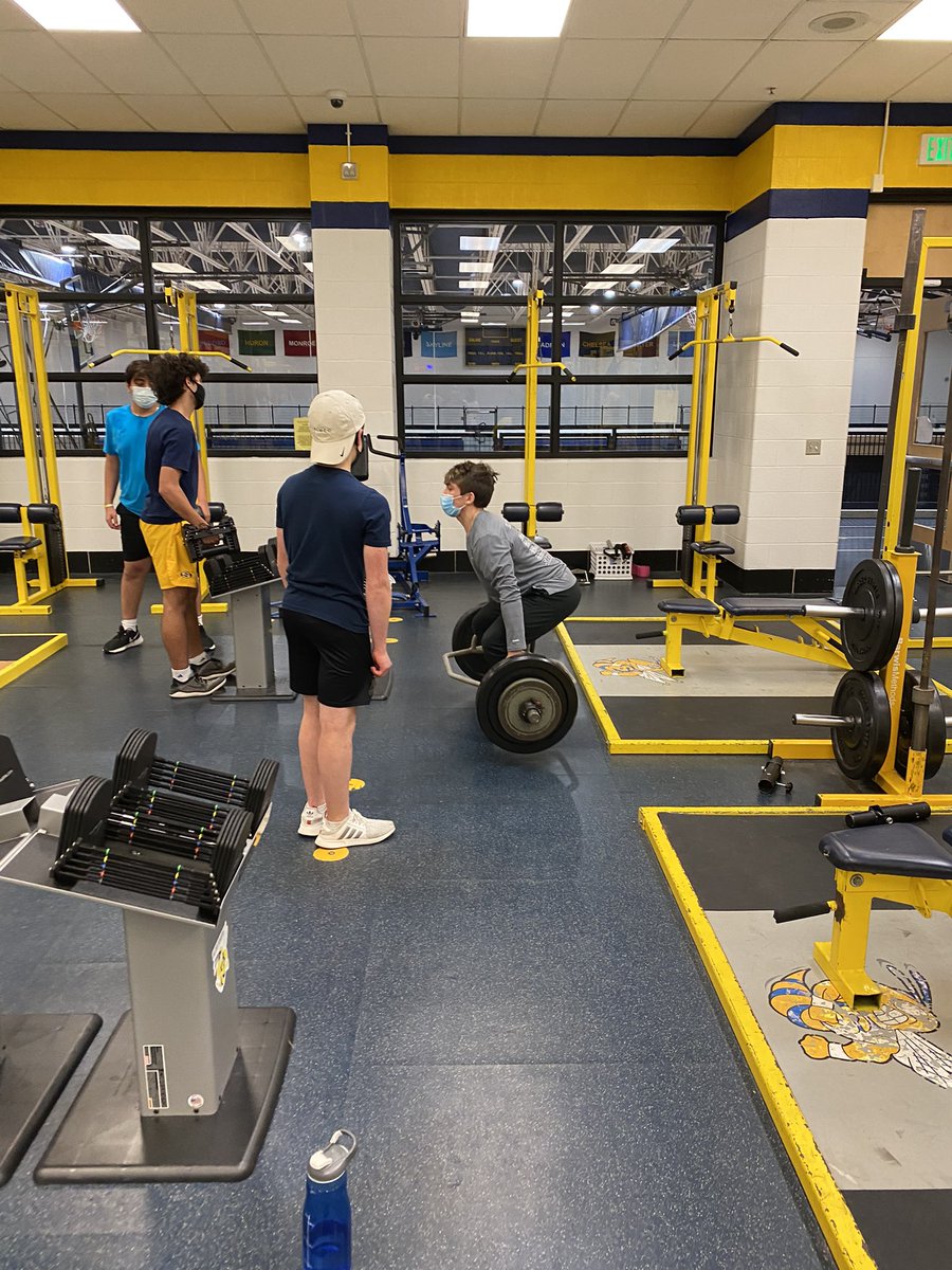 SalineStrength's tweet photo. Hornet Football getting a great spring lifting session in. https://t.co/VovKkqFLa1