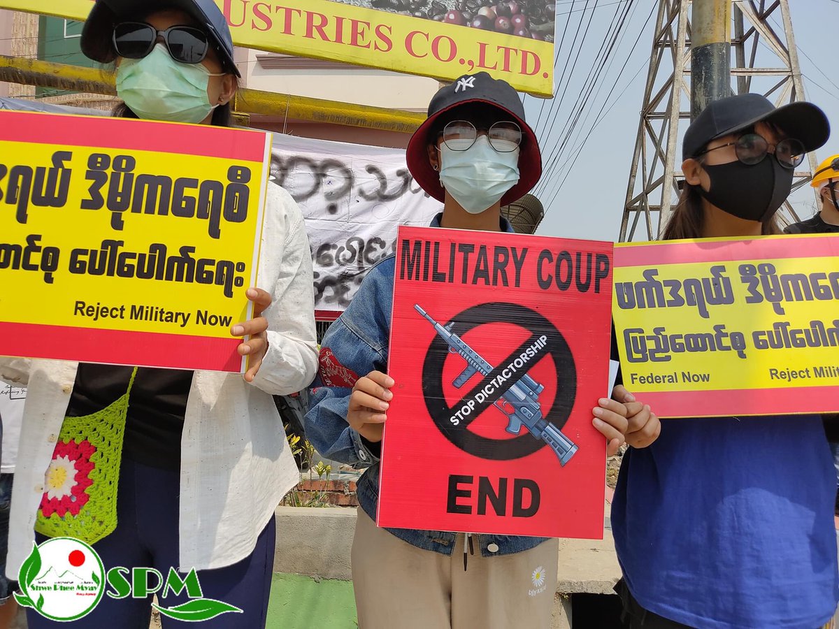 aung_tun20's tweet photo. On the eve of Thingyan, multi-ethnic protesters in Shan / North Namkham protested against the military dictator

 April 13
 https://t.co/3Vm898cXKk https://t.co/YnS26jYSAb