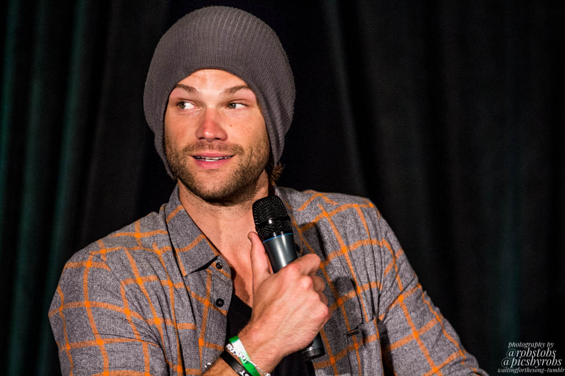 picsbyrobs's tweet photo. .@jarpad β Salute to Supernatural Dallas 2016 #dallascon #dallascon2016 #spndallas #jaredpadalecki https://t.co/4MCv9gCym5