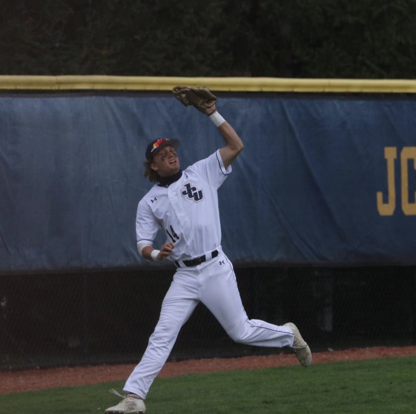 OSFBaseball's tweet photo. We thought that looked familiar...
@jcu_baseball @jcusports 
Erik Daugenti with a huge weekend for the Streaks! 
#OSFBaseball https://t.co/jRNOhkWwQ4