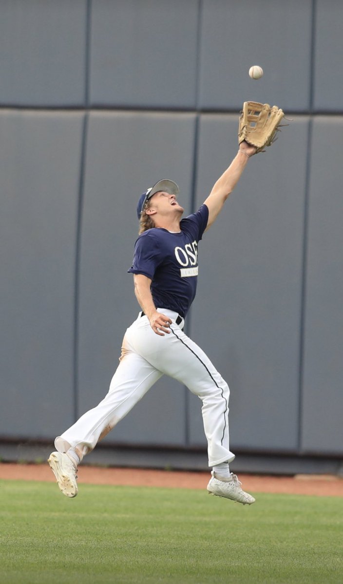 OSFBaseball's tweet photo. We thought that looked familiar...
@jcu_baseball @jcusports 
Erik Daugenti with a huge weekend for the Streaks! 
#OSFBaseball https://t.co/jRNOhkWwQ4