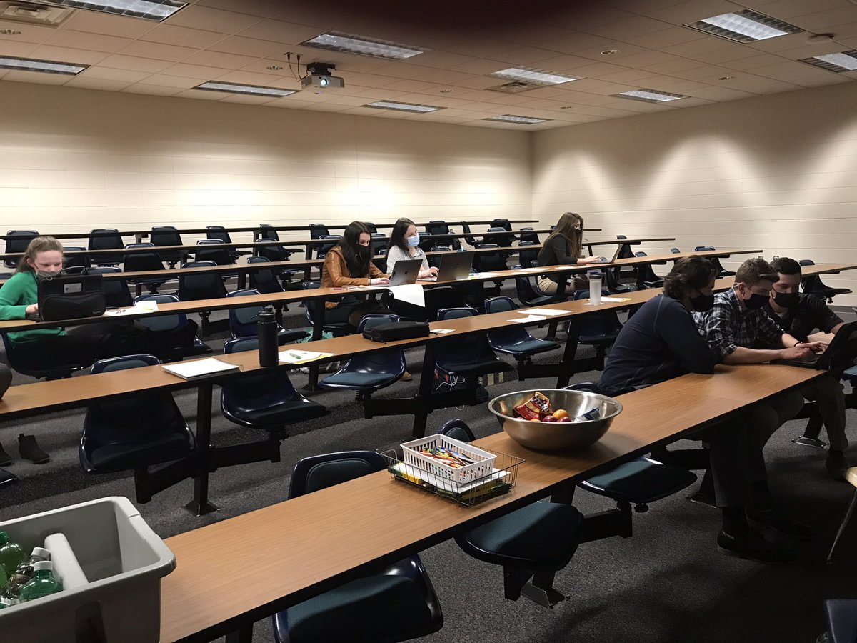 conniejump66's tweet photo. What an awesome day today at the FBLA State Virtual Leadership Conference. Listening to professional speakers talk about leadership, learning about the leadership traits in all of us, the importance of networking, and much more! Great job everyone! #rahsburg #ReedsburgPride https://t.co/rSBZHLVP9g