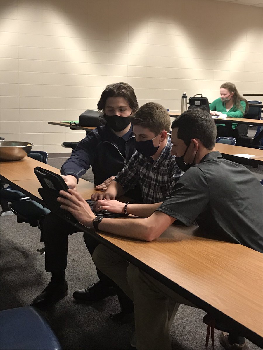 conniejump66's tweet photo. What an awesome day today at the FBLA State Virtual Leadership Conference. Listening to professional speakers talk about leadership, learning about the leadership traits in all of us, the importance of networking, and much more! Great job everyone! #rahsburg #ReedsburgPride https://t.co/rSBZHLVP9g