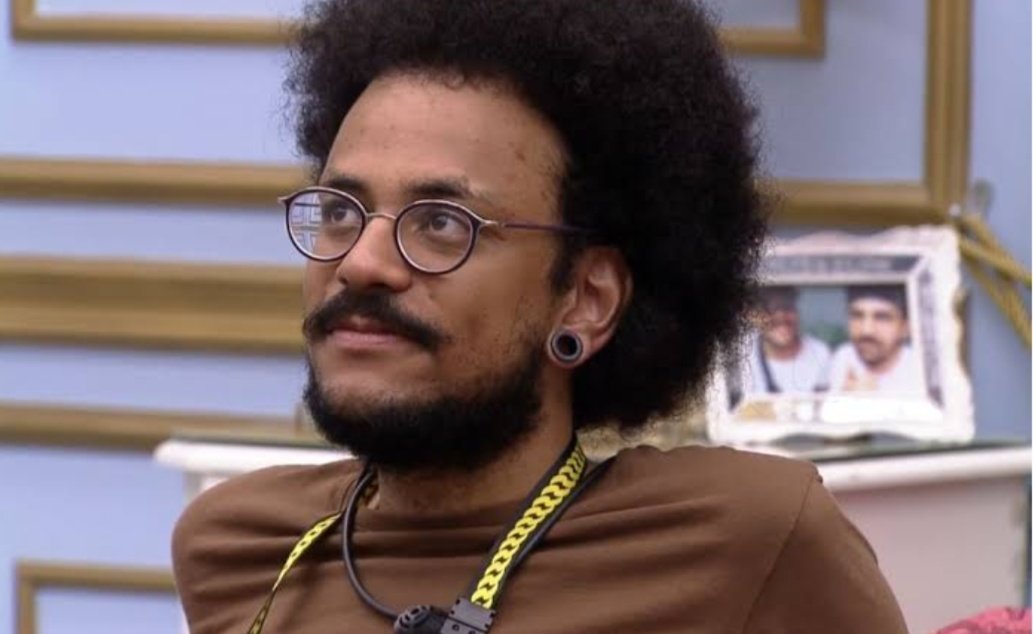 FelipeS00252440's tweet photo. Um paredão João x pocah quem sai?

João: FV ♥️
Pocah: RT 🔃

#BBB21 #jogodadiscordia esse João nossa João big juliette Brasil NÃO GANHA aí João MEU PÓDIO https://t.co/MR5sDUpsil