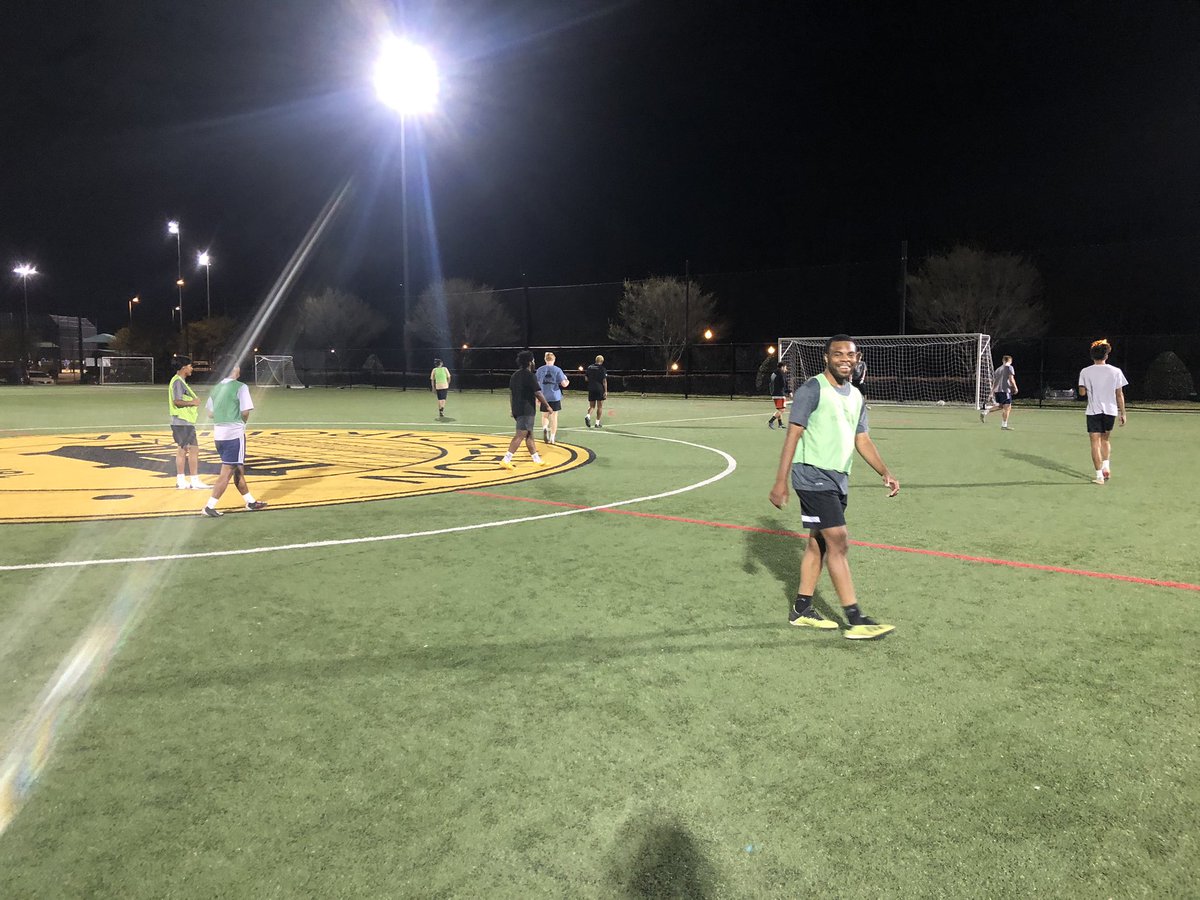 MasterClass_FA's tweet photo. And we go again! First Senior Team training in 2 years 🙏 Great shift by all &amp; thank you to the 14 players that joined us - Of those players, 7 of them are academy graduates of ours. ♾ #MasterClassFA https://t.co/VGnR5fjVCB