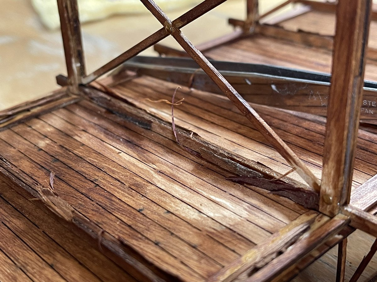 東名川崎製作所 木材のささくれ感を木の皮で作ってるらしい まじかいなw