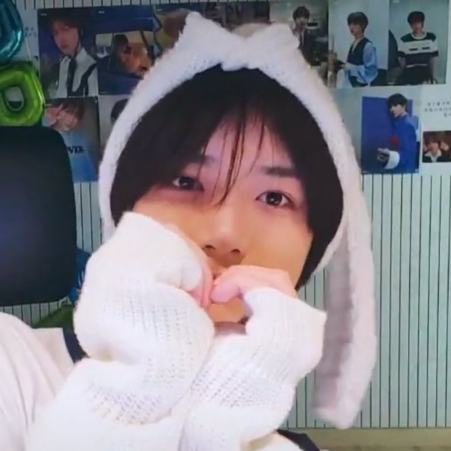 more hearts !!!! he loves you !!!!!