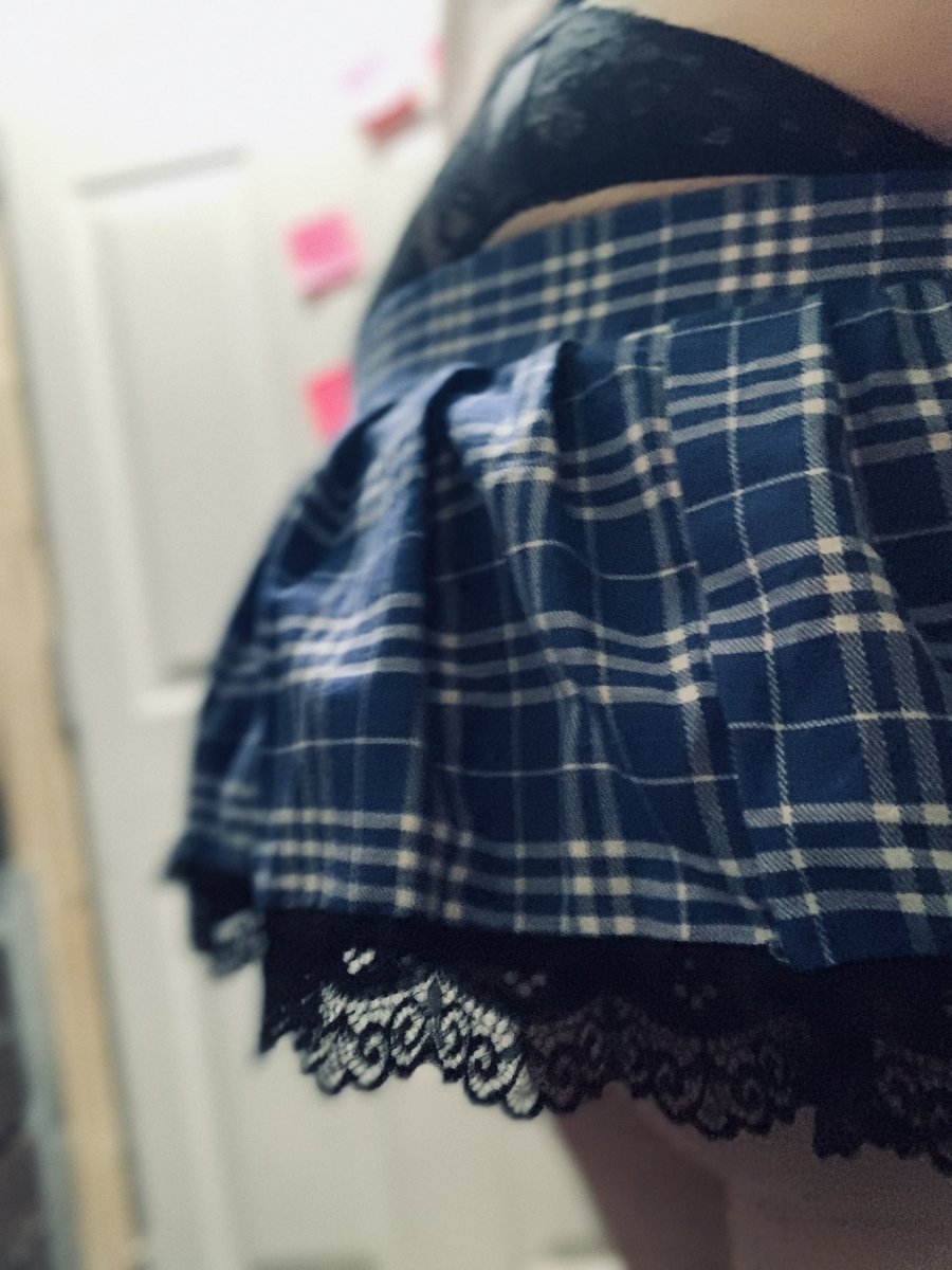 SaavikVulcan84's tweet photo. Ready for my lesson 🖍 #dominated #fantasy #schoolgirl #MondayVibes #over30challenge https://t.co/YsWeVHHDek