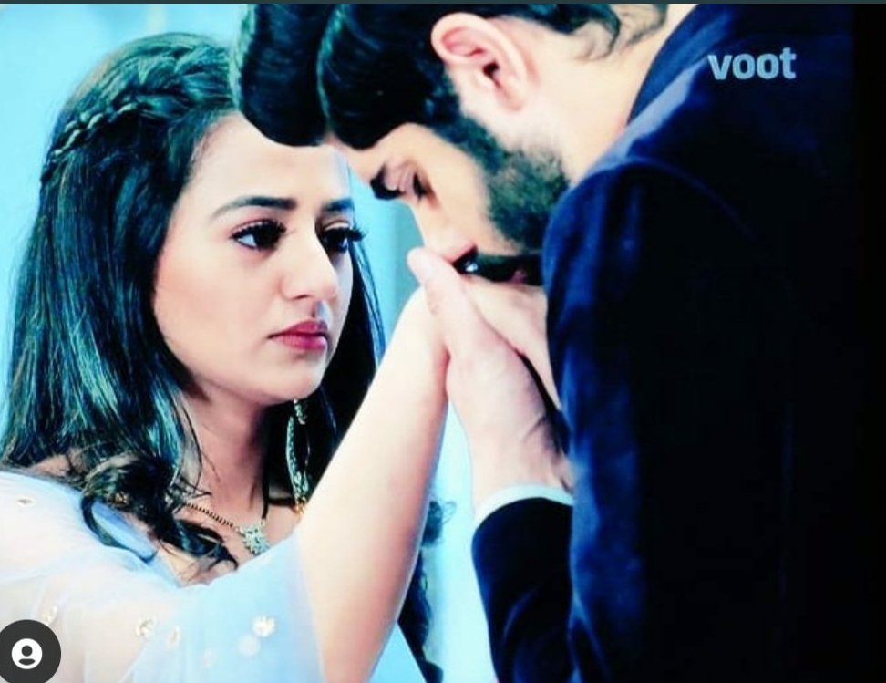 No.3When he showed his loyalty, his faith towards RIt's my trust on VNo.4When he showed love 4 snake familyNo.5when he showed his fear to loose her. I feel concerned for V #IshqMeinMarjawan2 +
