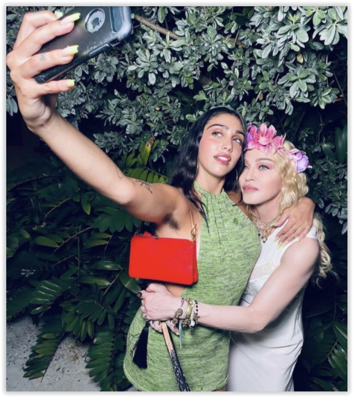 jzebraa's tweet image. #Lourdes Leon #Normalizes #Body #Hair in a #Selfie With Mom #Madonna #MakingNormalOfWhatShouldAlreadyBeNormal &amp;lt;3 @jzebraa #Art #Music yahoo.com/lifestyle/more…