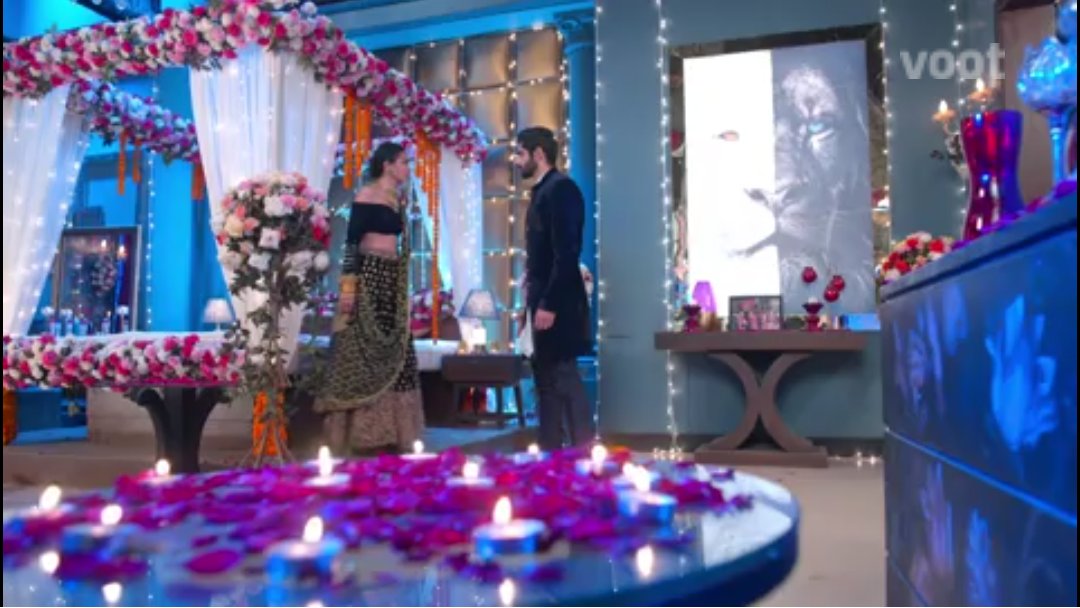 Doesn't matter what situation r but he gave physical harm. He shouted so many time.. He pulled her with wallHe gave drugs tooHe hurted R after ishani miscarriageHe gave mental trauma during 2nd wedding night At that time what V has same now R has 2day #IshqMeinMarjawan2