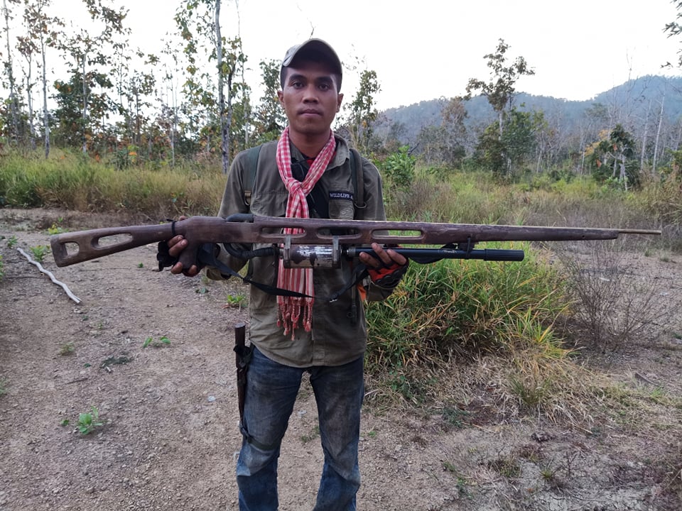WildlifeRescue's tweet photo. #gunbust Rangers caught offenders with 2 homemade guns &amp; 120m of net snares. They were likely poaching birds &amp; other animals in the forest. 
#poaching #illegal #protect #rainforest #forest  #cardamoms #ProtectTheCardamoms #wildlife  #ranger #rangerlife #parkranger #conservation https://t.co/IPcPNkAhHX