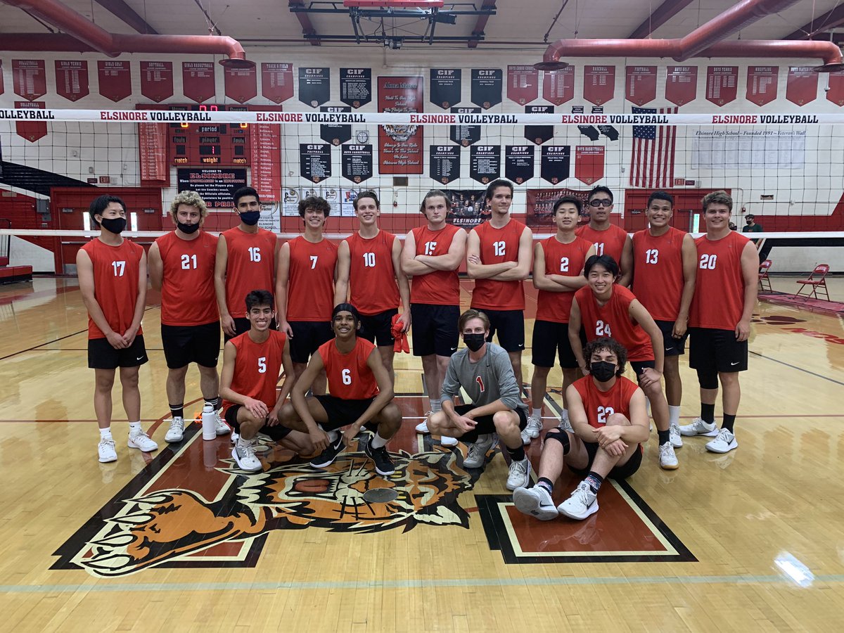 BoysElsinoreVb's tweet photo. First league win, 3-0 vs Poly.  Back to work to get a little better tomorrow!  Together We Rise! https://t.co/v4qCZGwIrW