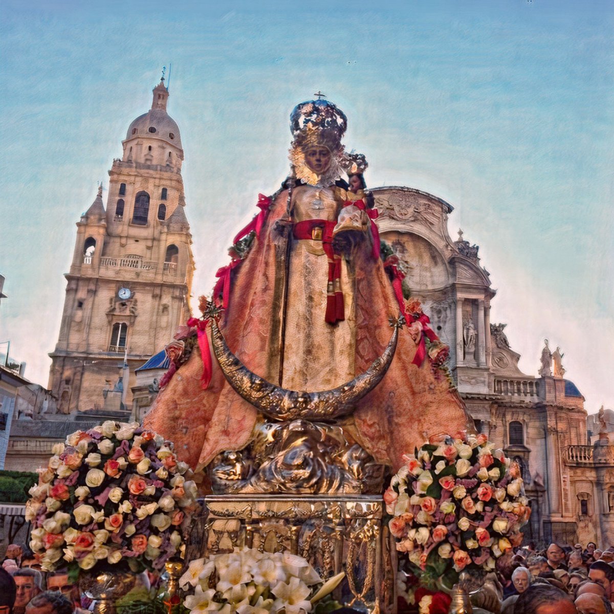 🌸Nos despedimos de las #FiestasDePrimavera2021 con esta maravillosa fotografía de la #VirgenDeLaFuensanta.

🟣Miles de #murcianos la acompañaban en peregrinación, en su marcha hacia el santuario.

🎆¡Que ganas de volver a vivir estos momentos!

#TurismoDeMurcia #Murcia