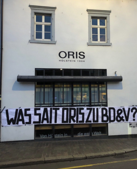 Chicken3gg's tweet photo. Was sagen die Sponsoren zu #BDV BD&V (Basel Dream & Vision AG aka Bernhard #Burgener)?
@BaslerKB #ORIS @Baloise_Group
#rotblaulive #DragAlong #Degen #TeamDegen https://t.co/COj5fsbu6R