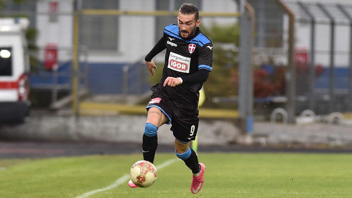 Novara__1908's tweet photo. 𝙈AN 𝙊F 𝙏HE 𝙈ATCH 💥
@EricLanini è stato votato migliore in campo nella vittoria contro la Pro Patria
🚀 Suo il gol su punizione che ha sbloccato il match

#ForzaNovara 🔵⚪ #ProPatriaNovara #motm https://t.co/ARC2uJ2juw