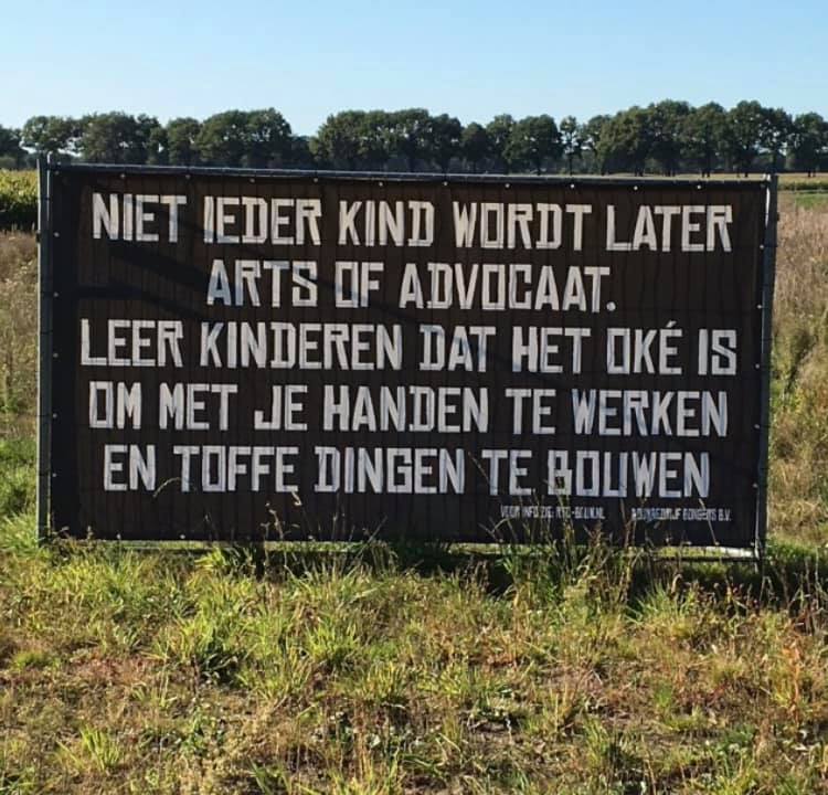 Tis veel meer dan oké. We kunnen helemaal niet zonder de praktisch opgeleiden. Waardeer onze vakmensen!