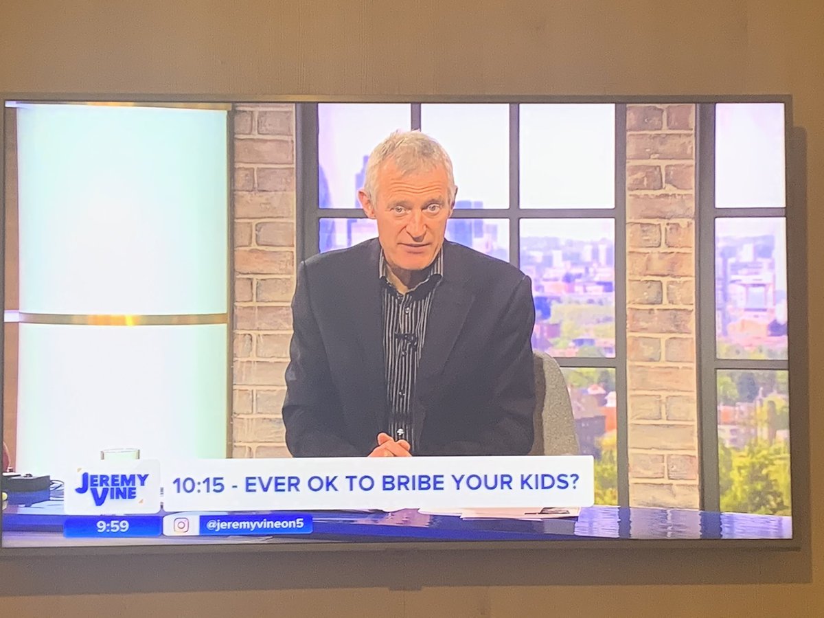 Jane Evans on 📺 I saw lots of parents (victims of domestic abuse) bribing children after they left abusive relationships because they didn’t have the resources (emotionally) to support their children. 

Don’t judge parents, just support. 

 #parenting #divorce #jermyvine