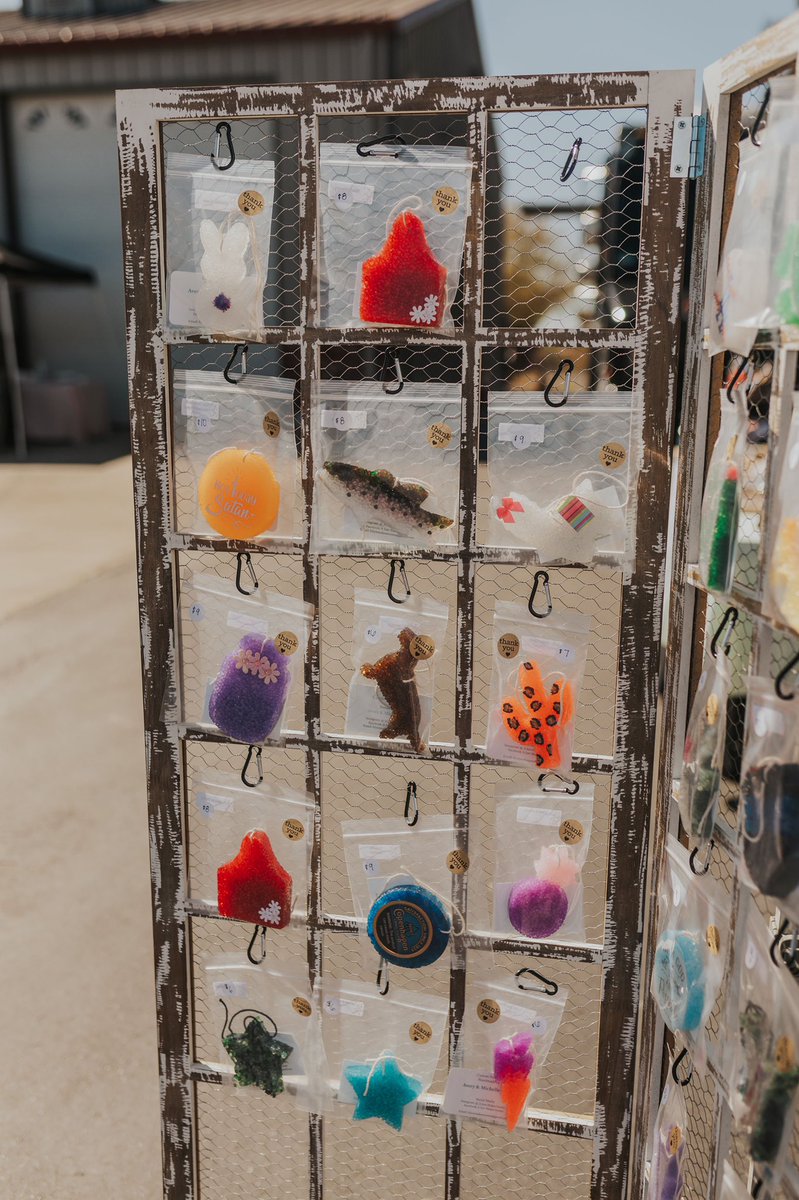 averyyyy_11's tweet photo. it costs $0 to retweet to support a small business 
ig: _it.just.makes.scents_ 
dm us there to order🤩 https://t.co/SxhF0Ip5ia