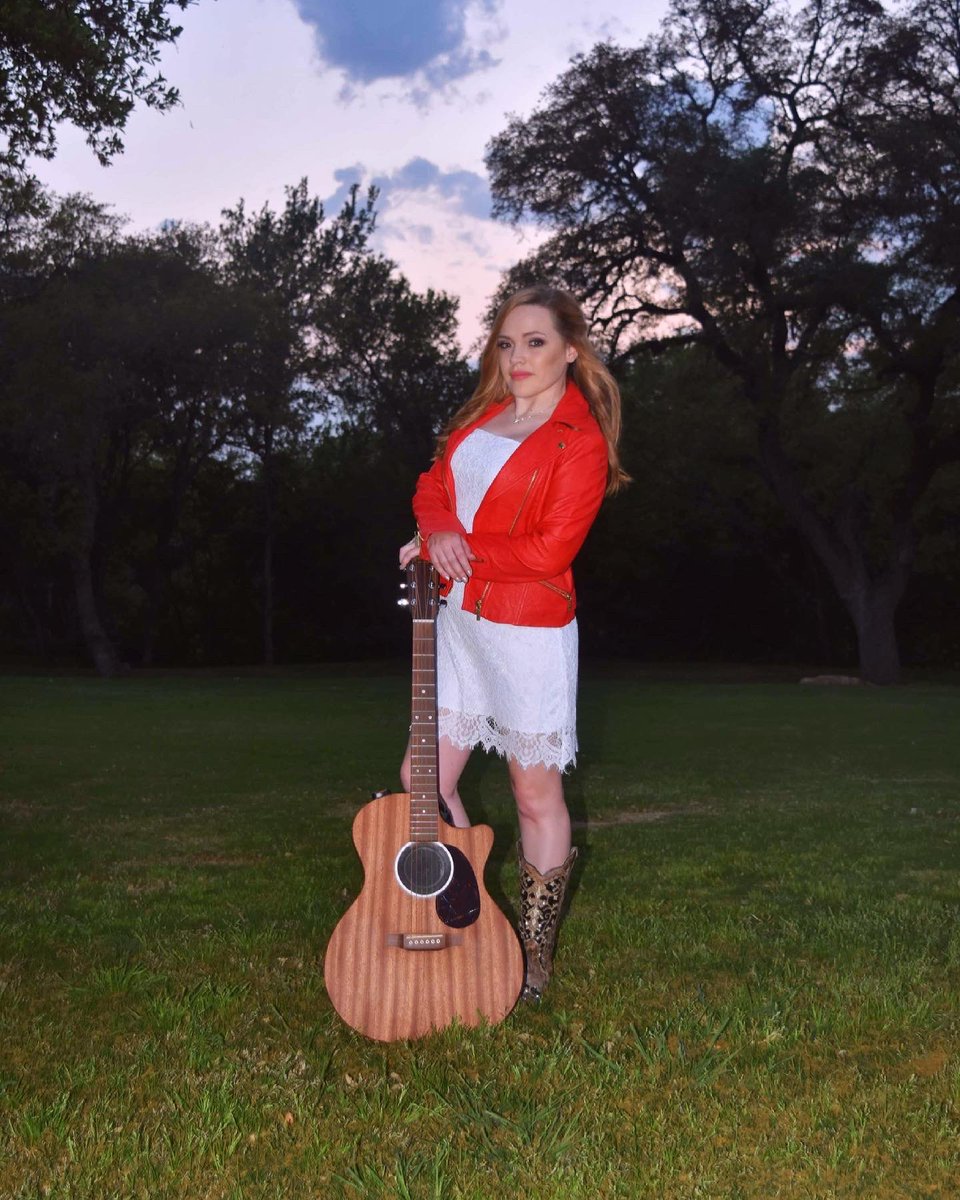 5StringStudios's tweet image. Believe in yourself and dreams became reality. Work hard and never let up. #goals