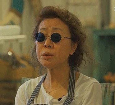아니 얘... 해리야 이게 무슨일이니 나 증말 정신이 하나도 없다 그 큰걸 너희 둘이 이렇게 한 거니.. 어쩌겠니 그냥 그리핀도르에 점수 십점씩 줘야지 응 너 십점 너 십점 해서 이십점 줄게