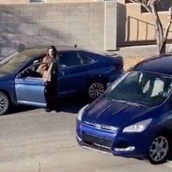 Woman tries hard to park her car between two vehicles; video will tickle  your funny bone! | Catch News