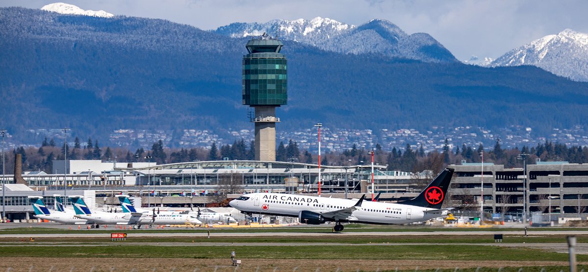 Kent_YVR's tweet photo. Looks like the federal government are finally moving on a support package for @AirCanada. Hope this, combined with increasing vaccine distribution can get a lot of people back to work. #yvrspotters #avgeek #Vancouver #CFSDQ #737Max8 https://t.co/FuWH3tvY5N