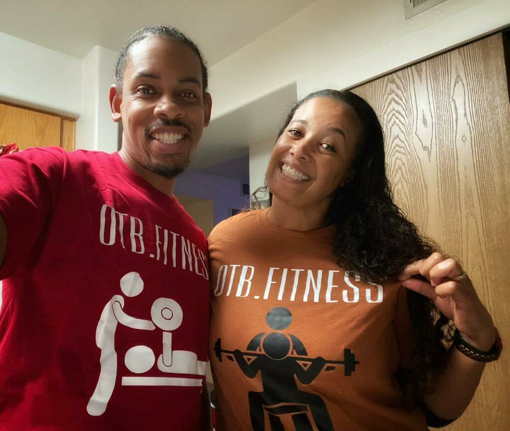 Simplisitic's tweet photo. Shout out to @otboxfitness. We are diggin’ these shirts! Thanks. Keep grinding’. #nopainnogainshutupandtrain💪 #otbfitness https://t.co/vnS3bs6dnz