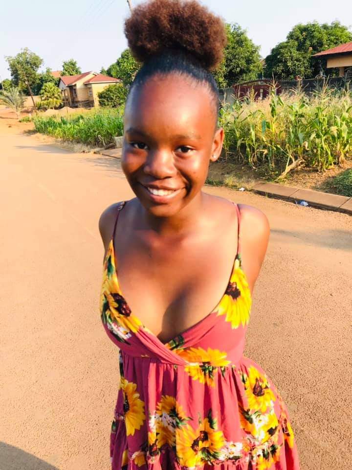 Ronewa_Mathephe's tweet photo. This is Candy, she bullied Lufuno all for popularity 😭, hope she's enjoying the attention she's getting now. #JusticeForLufuno https://t.co/GnpWkLKUxv