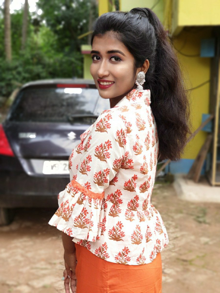 DebroopaC's tweet photo. #fashion #fashionblogger #fashionphoto #bloggersofinstagram #blogger #bloggervibes #bloggerslife #kolkatablogger #kolkatacity #kolkatabuzz #kolkatasutra #kolkataigers #kolkatafashion #kolkatafashionblogger #popxofashion #popxoblogger #grwm https://t.co/XIBBAK9Ju9