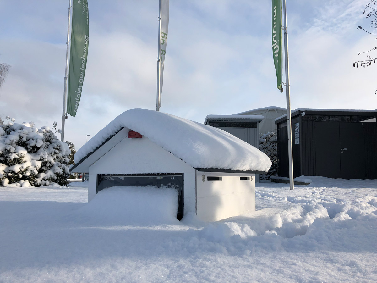 Mähroboter Garage für Automower 305 310 315X 320 420 430X 440 450X

Suchst Du noch eine Garage für deinen Mähroboter? Hier ist Deine aus Holz, nicht Plastik. Die Garage ist der Hit bei Deinen Freunden und Familie! - und garantiert winterfest :)

#gardenaccessories