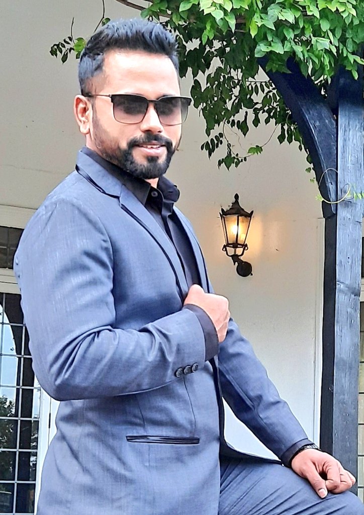 SomnathKarActor's tweet photo. The only impossible journey is the one you never begin.
👍🤘✌💖
#motivation #pictureoftheday #mood #happyme #selflove #Baazi_Movie 
@jeet30 @mimichakraborty @a_pratyush @JeetzFilmworks https://t.co/6lyAOPo0qD