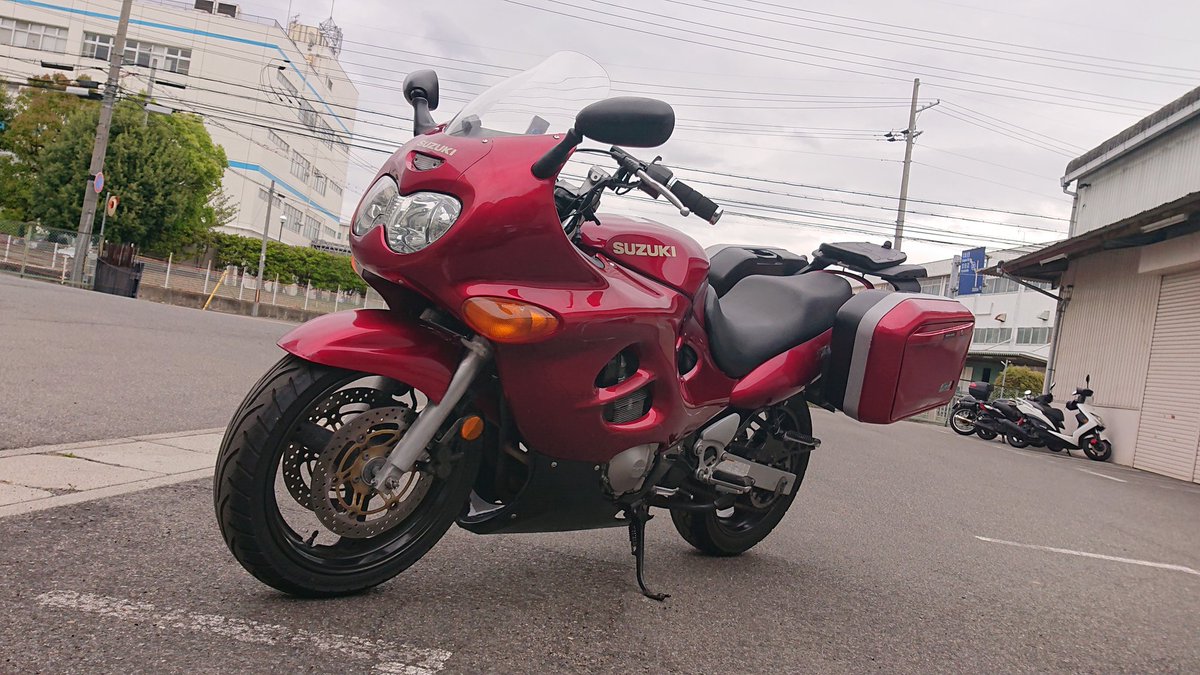 syu_kawaguchi's tweet photo. 新型KATANAってTLで流れてましたが、こいつ忘れてません？？
こいつが1つ前のKATANAぞよ😉
#SUZUKI
#鈴菌
#KATANA
#GSX750F https://t.co/ObJBpw1Dzs