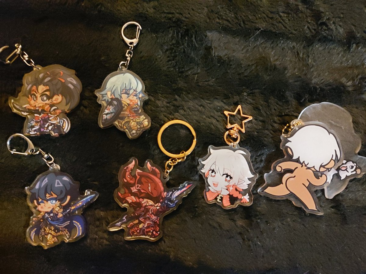 separated the reversible keychains from the rest so that i could show both sides of them hehehe