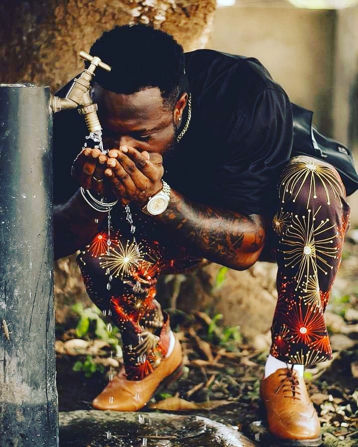 MaryBiTruth1's tweet photo. Water 💧is life and #Music🎹 feed the soul🚶 to de toppest top 🤘 #highest_bidder drop this Friday 💯 full energy 🔥

               #whobedatboi👉🏼🚶

#Truth_Empire🔐
#MAY_MUSIC_WORLDWIDE🤘💯🔐
#street_over_home🚶✔️🏠❌ https://t.co/71BGUAKlMt