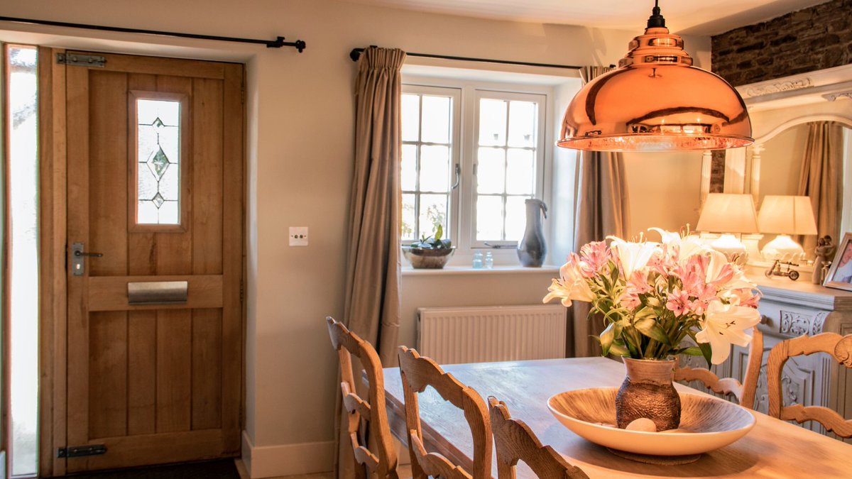 The best examples of country style architectural hardware incorporate rustic metalworks, brassware, leather and other materials. Read here for a few more ideas 👉bit.ly/3pbnWAu #ironmongery #doorfurniture