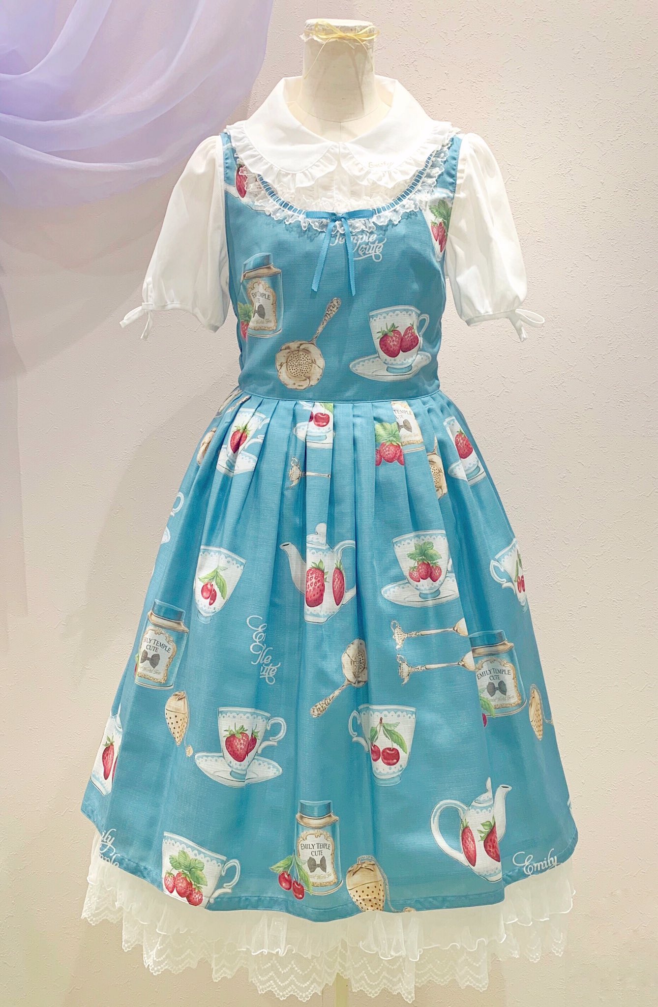 Emily Temple Cute新宿店 ドットチュールロングペチコート ドットチュールでロマンティックに仕立てたロングペチコート 裾にレースが施されており膝丈ワンピースの長さ出しとしても大活躍 コーディネートアイテム ドットチュールロングペチコート