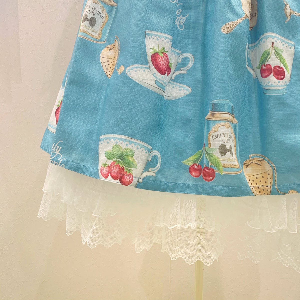 Emily Temple Cute新宿店 V Twitter ドットチュールロングペチコート ドットチュールでロマンティックに仕立てたロングペチコート 裾にレースが施されており膝丈ワンピースの長さ出しとしても大活躍 コーディネートアイテム ドットチュールロングペチコート Emily Temple Cute新宿店 V Twitter ドットチュールロングペチコート ドットチュールでロマンティックに仕立てたロングペチコート 裾にレースが施されており膝丈ワンピースの長さ出しとしても大活躍 コーディネートアイテム ドットチュールロングペチコート